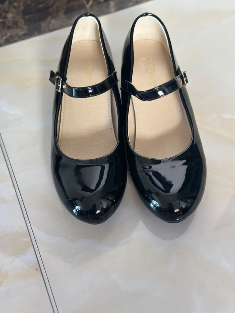Black stylish formal dress shoes with heel for girls
